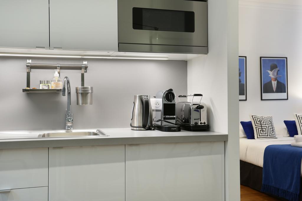 Rent A Room - Residence Blanche Parijs Buitenkant foto