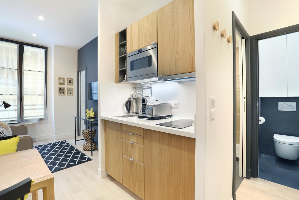Rent A Room - Residence Blanche Parijs Buitenkant foto