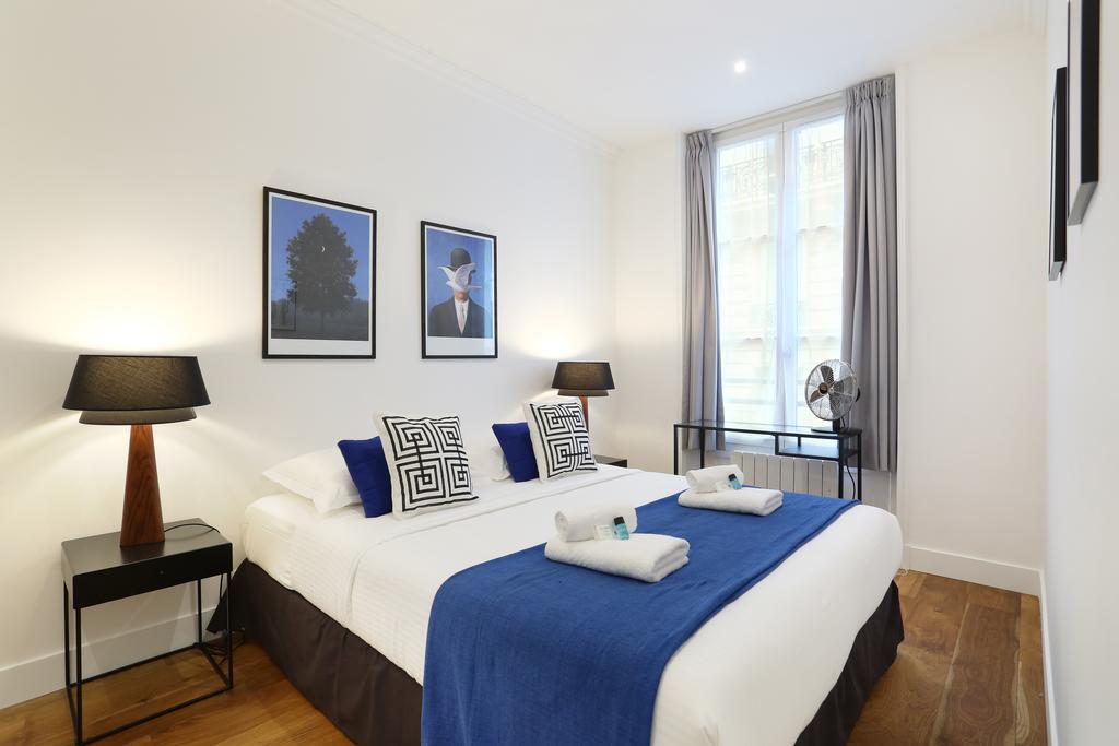 Rent A Room - Residence Blanche Parijs Buitenkant foto