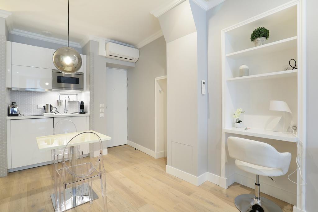 Rent A Room - Residence Blanche Parijs Buitenkant foto
