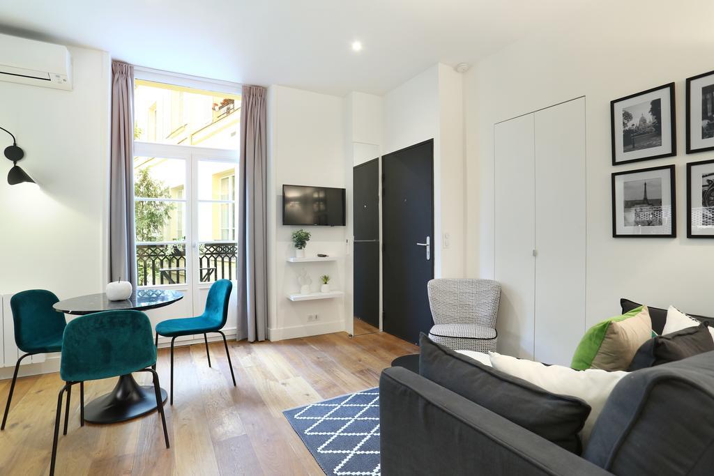 Rent A Room - Residence Blanche Parijs Buitenkant foto
