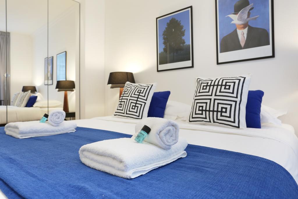 Rent A Room - Residence Blanche Parijs Buitenkant foto