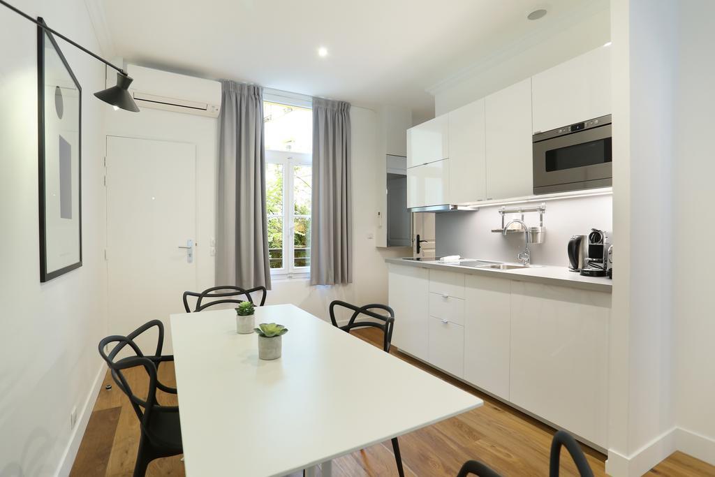 Rent A Room - Residence Blanche Parijs Buitenkant foto