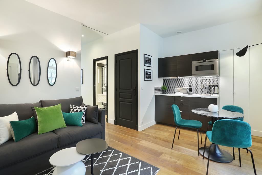 Rent A Room - Residence Blanche Parijs Buitenkant foto