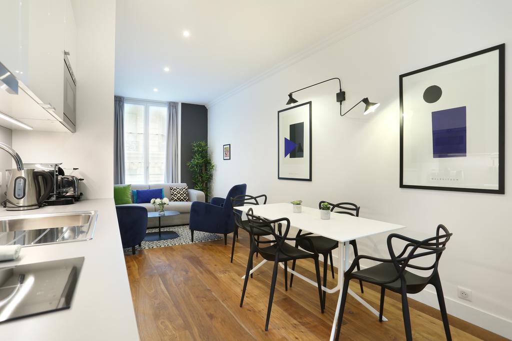 Rent A Room - Residence Blanche Parijs Buitenkant foto