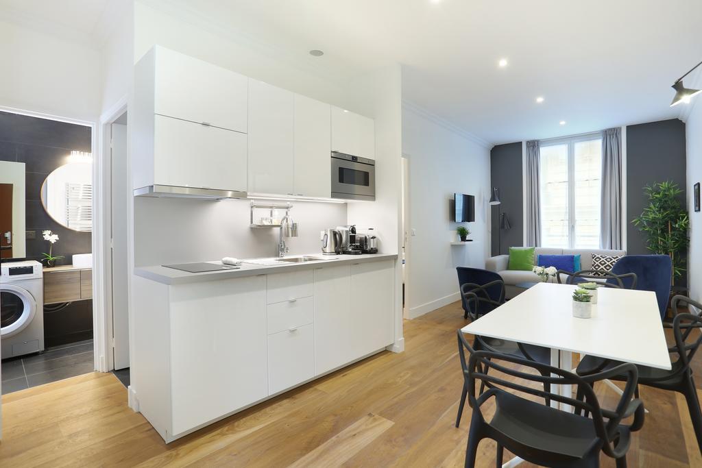 Rent A Room - Residence Blanche Parijs Buitenkant foto