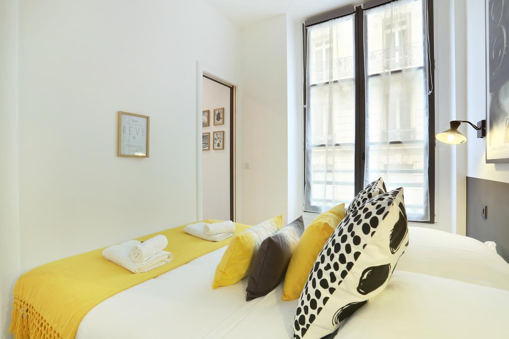 Rent A Room - Residence Blanche Parijs Buitenkant foto