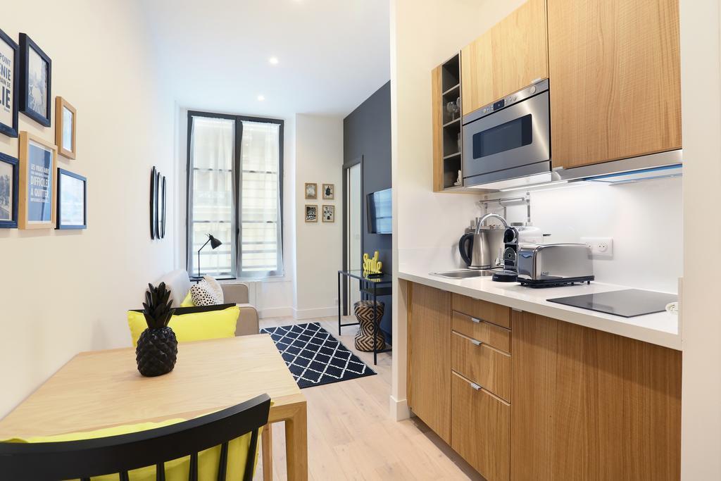Rent A Room - Residence Blanche Parijs Buitenkant foto