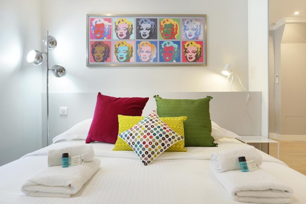 Rent A Room - Residence Blanche Parijs Buitenkant foto