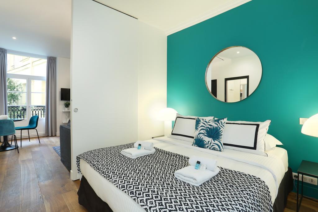 Rent A Room - Residence Blanche Parijs Buitenkant foto