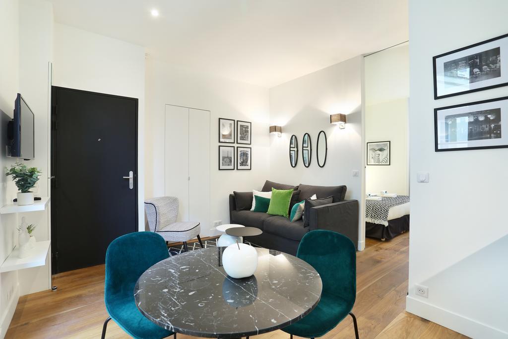 Rent A Room - Residence Blanche Parijs Buitenkant foto