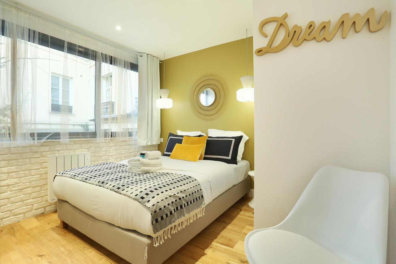 Rent A Room - Residence Blanche Parijs Buitenkant foto