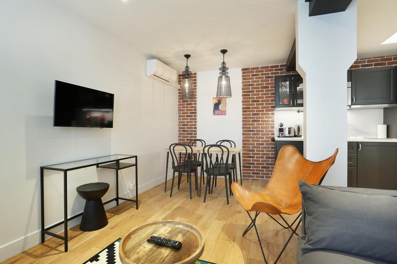 Rent A Room - Residence Blanche Parijs Buitenkant foto