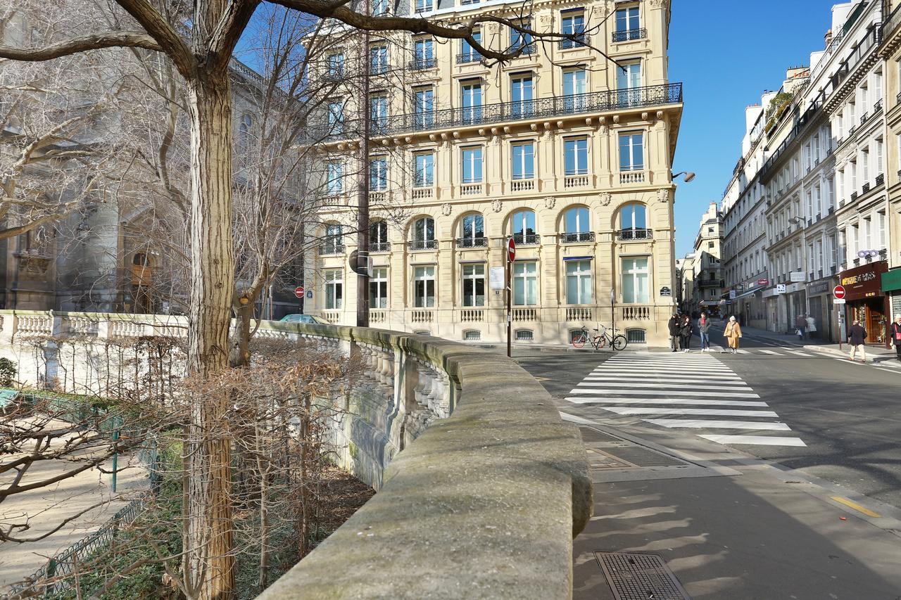 Rent A Room - Residence Blanche Parijs Buitenkant foto