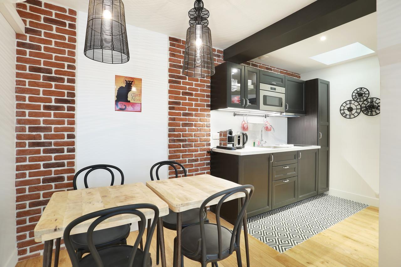 Rent A Room - Residence Blanche Parijs Buitenkant foto